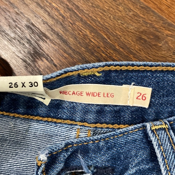 Levi’s Ribcage Wide Leg Jeans - Picture 4 of 4